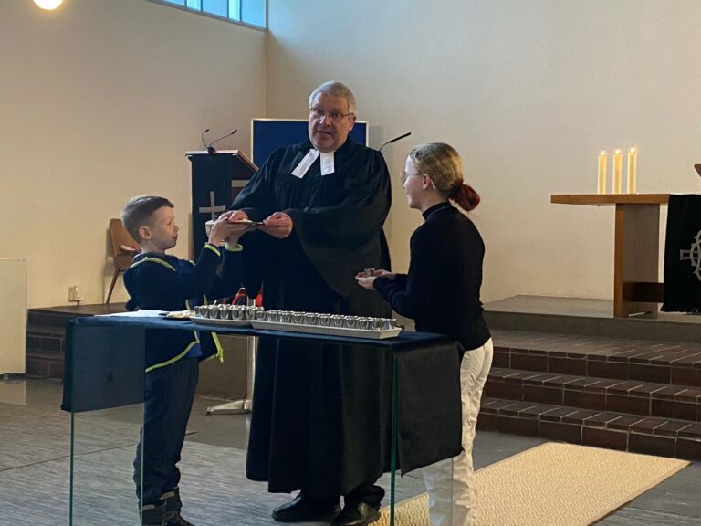 Mehr über den Artikel erfahren So kann Kirche“ – das „Cousinen – Ensemble“ am Karfreitag in Kapfenberg